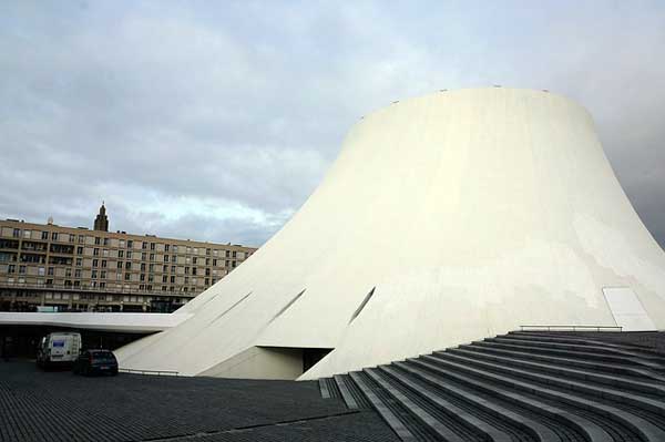 Espacio Óscar Niemeyer - El Volcán
