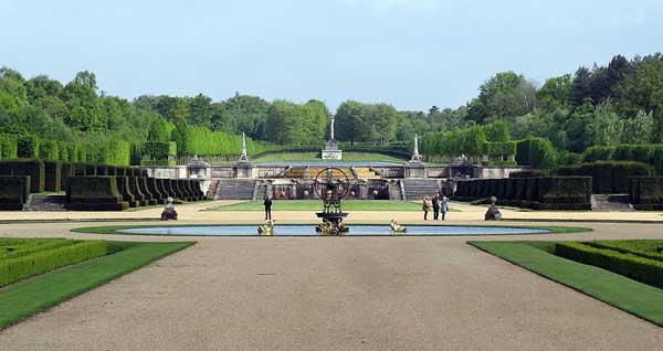 Detalle de los jardines del Château du Champ de Bataille